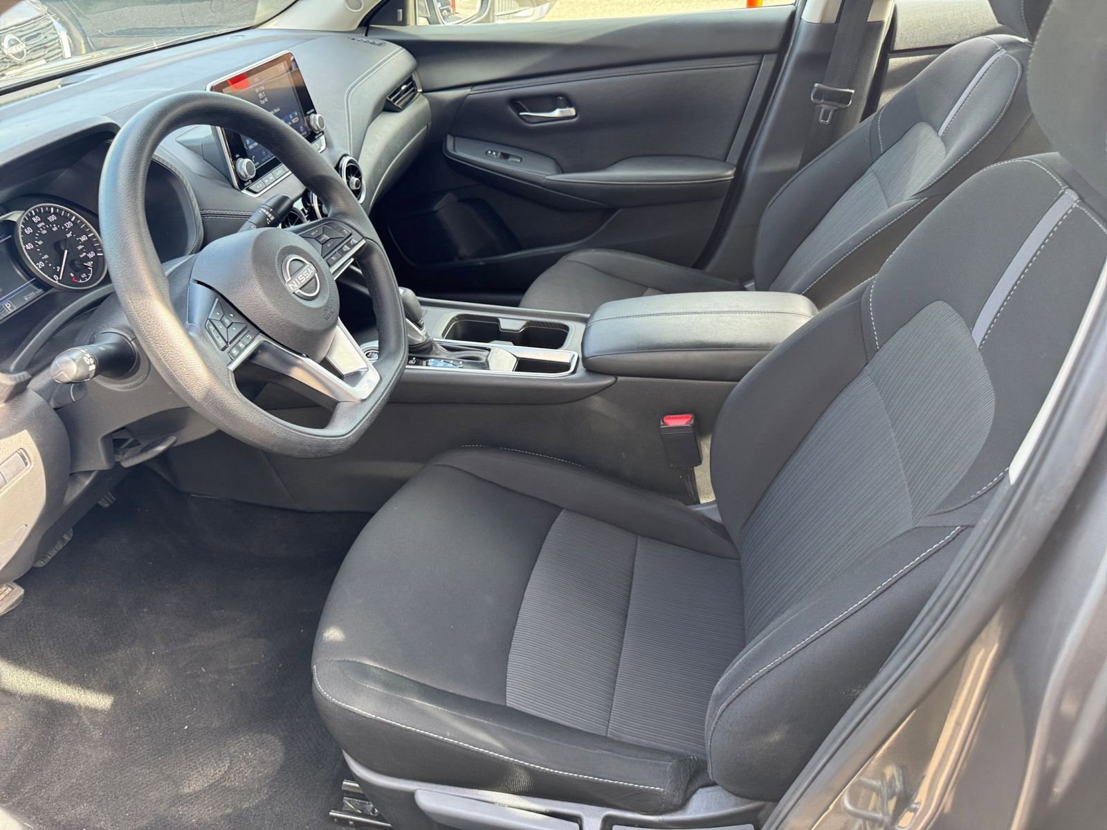 Used 2025 Nissan Sentra SV image 24