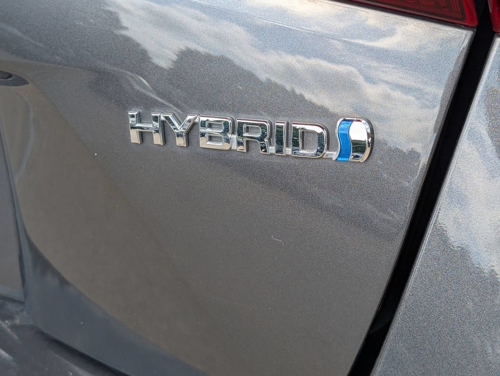 Used 2021 Toyota Prius LE FWD image 30