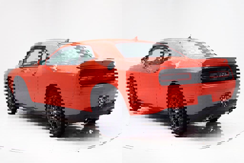 Used 2018 Dodge Challenger GT w/ Technology Group image 7