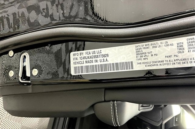 New 2025 Jeep Grand Cherokee L Altitude image 14