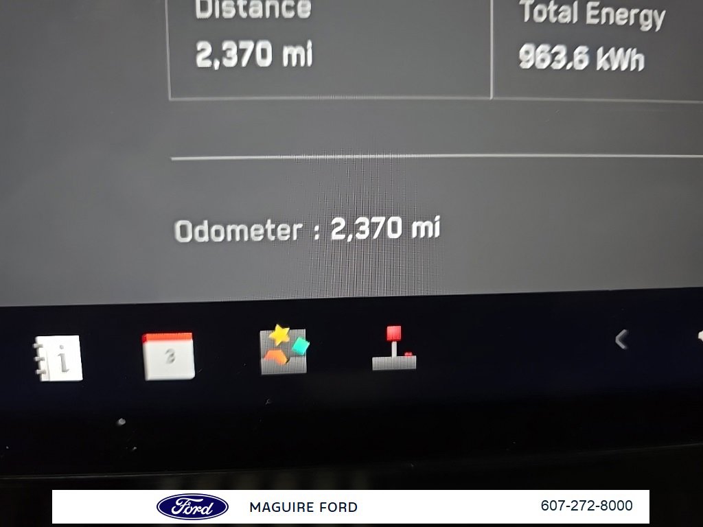 Used 2024 Tesla Cybertruck AWD Crew Cab image 24