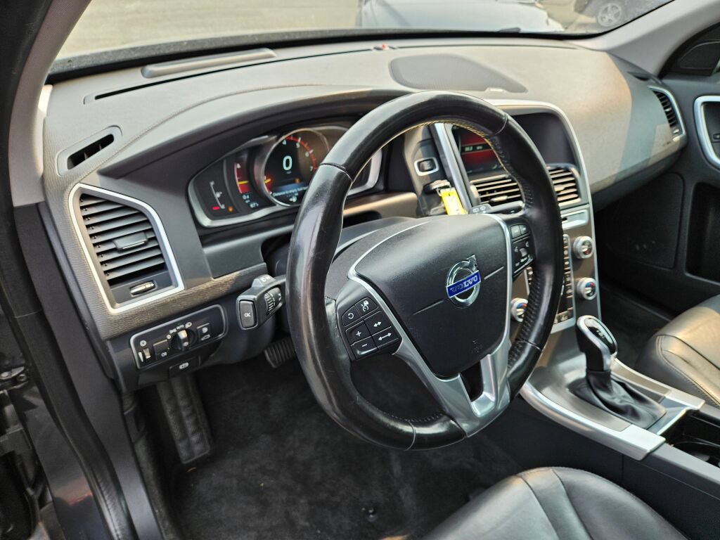 Used 2016 Volvo XC60 T5 Platinum AWD/4WD image 18
