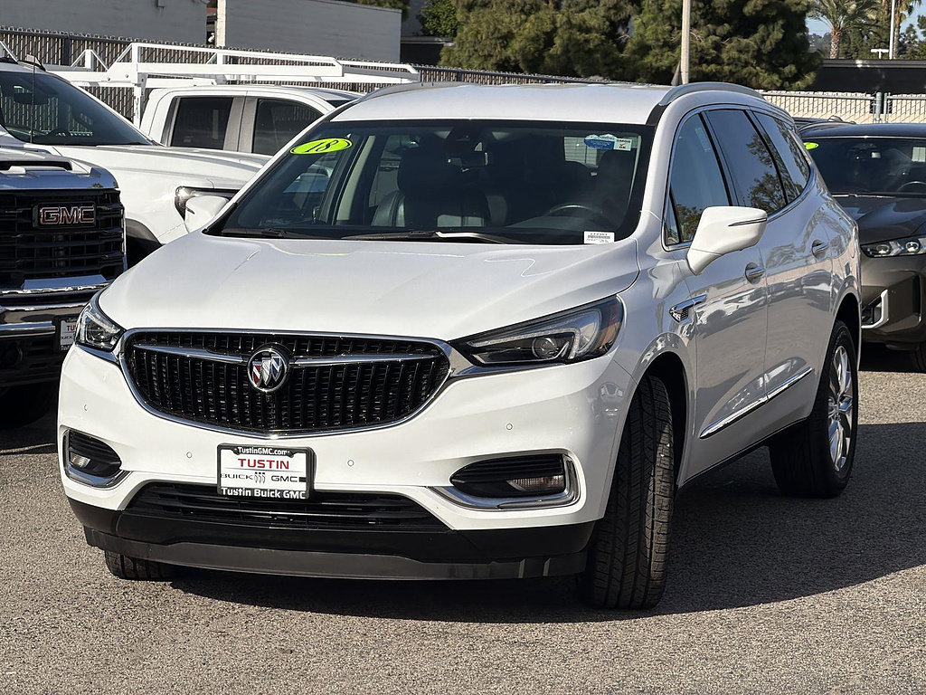 Used 2018 Buick Enclave Premium w/ LPO, Cargo Package FWD image 3