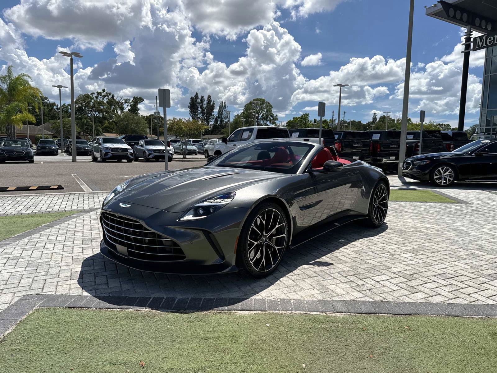 Used 2026 Aston Martin V8 Vantage Coupe RWD image 2