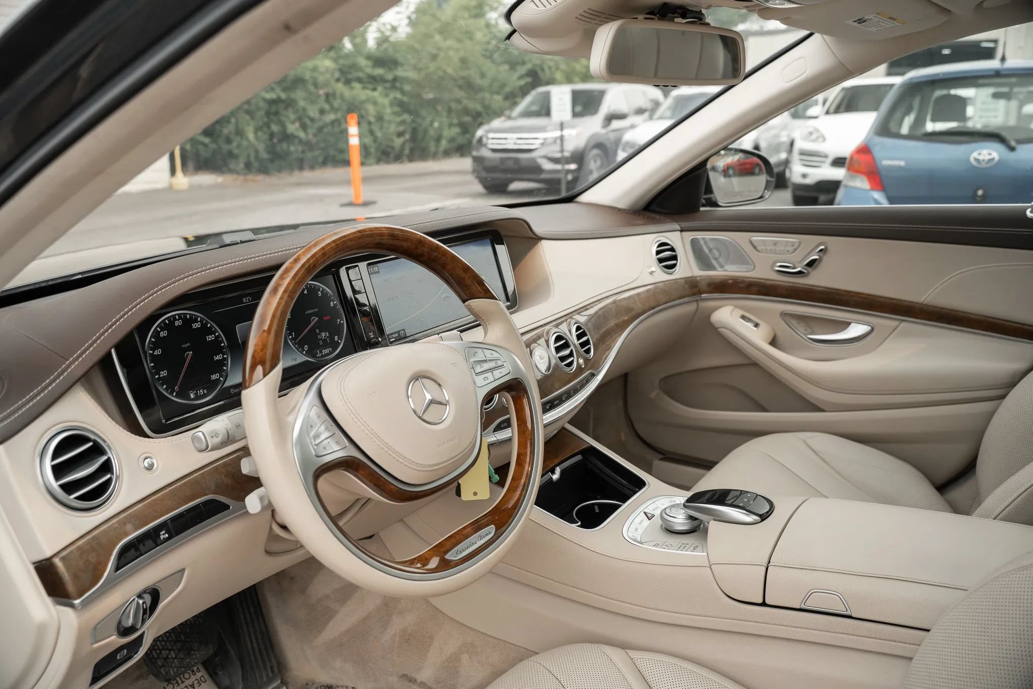 Used 2016 Mercedes-Benz S 550 4MATIC Sedan w/ Premium Package image 6