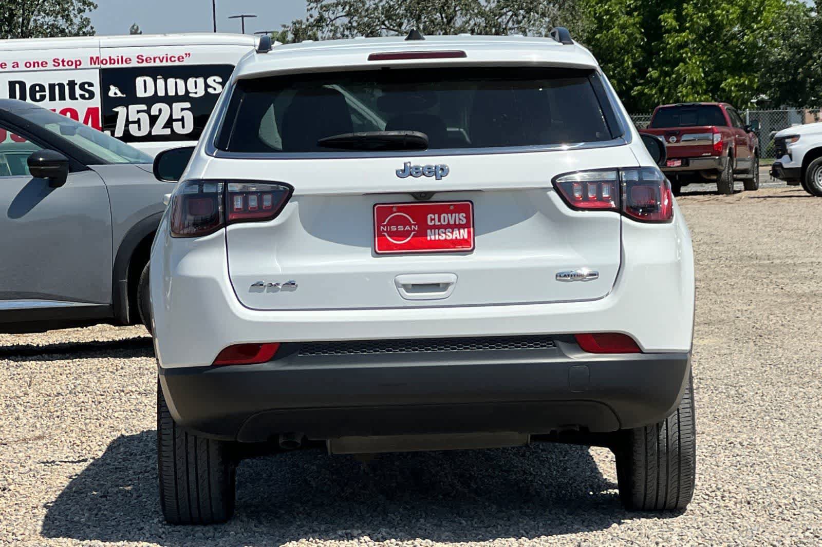 Used 2023 Jeep Compass Latitude AWD/4WD image 8