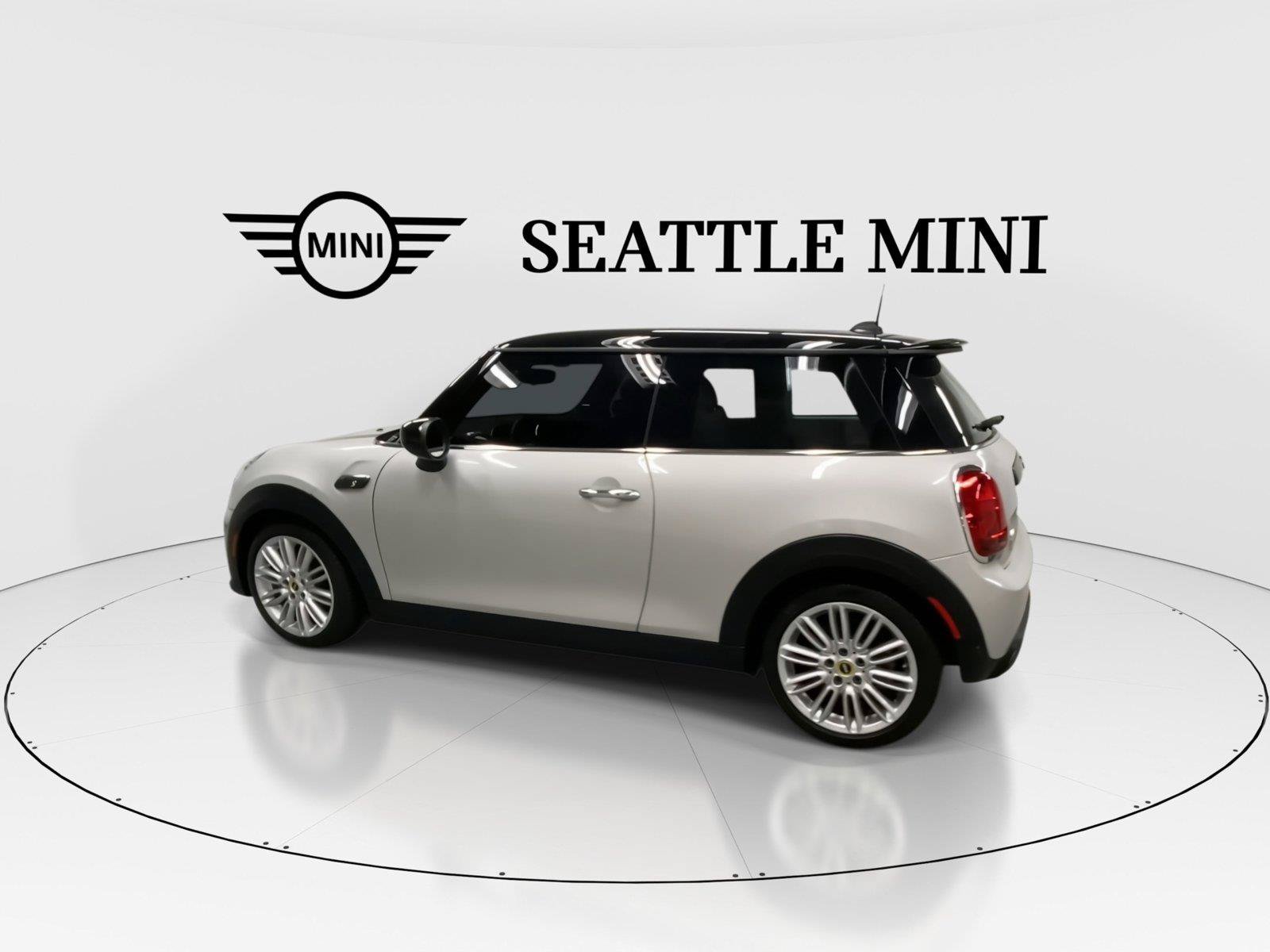 Used 2023 MINI Cooper SE FWD image 8