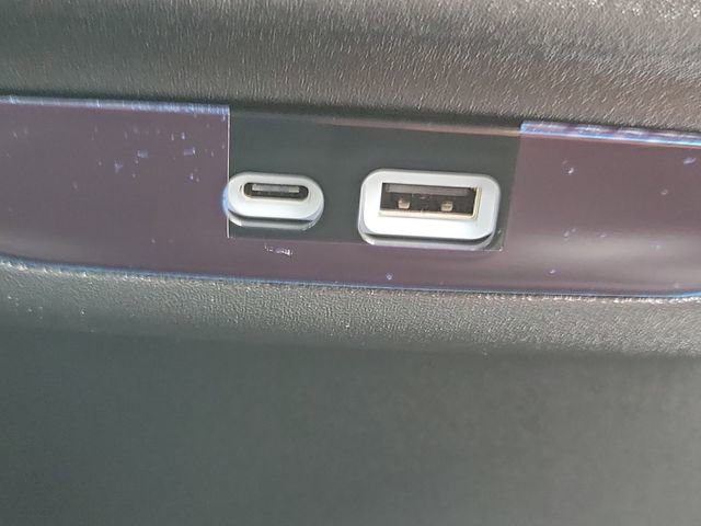Used 2025 Chrysler Pacifica Select FWD image 25