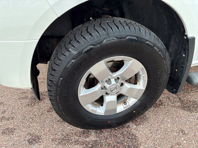 Used 2013 Nissan Frontier SV w/ SV Value Truck Pkg AWD/4WD image 4