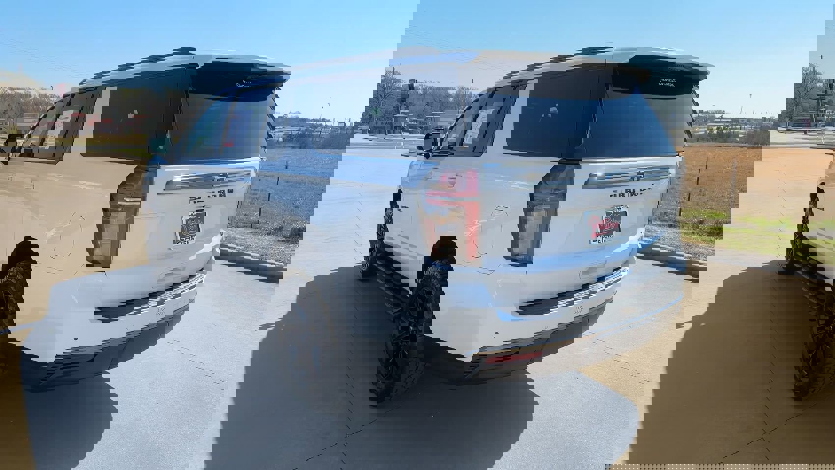 Used 2021 Chevrolet Suburban Z71 w/ Z71 Off-Road Package image 7