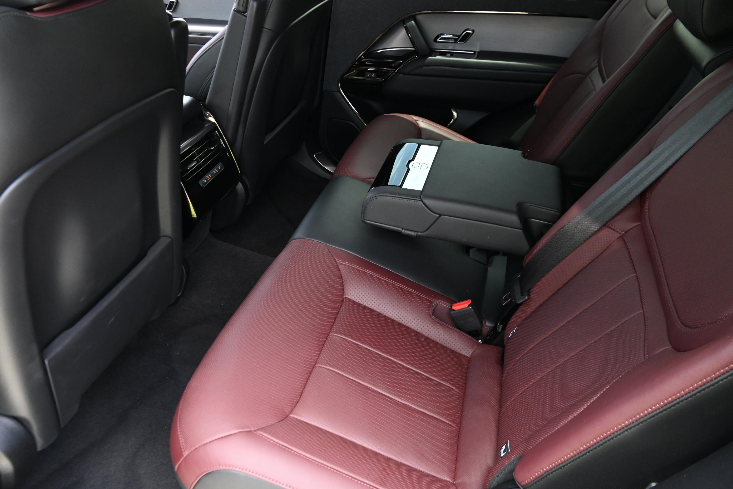 Used 2023 Land Rover Range Rover Sport SE Dynamic AWD/4WD image 12