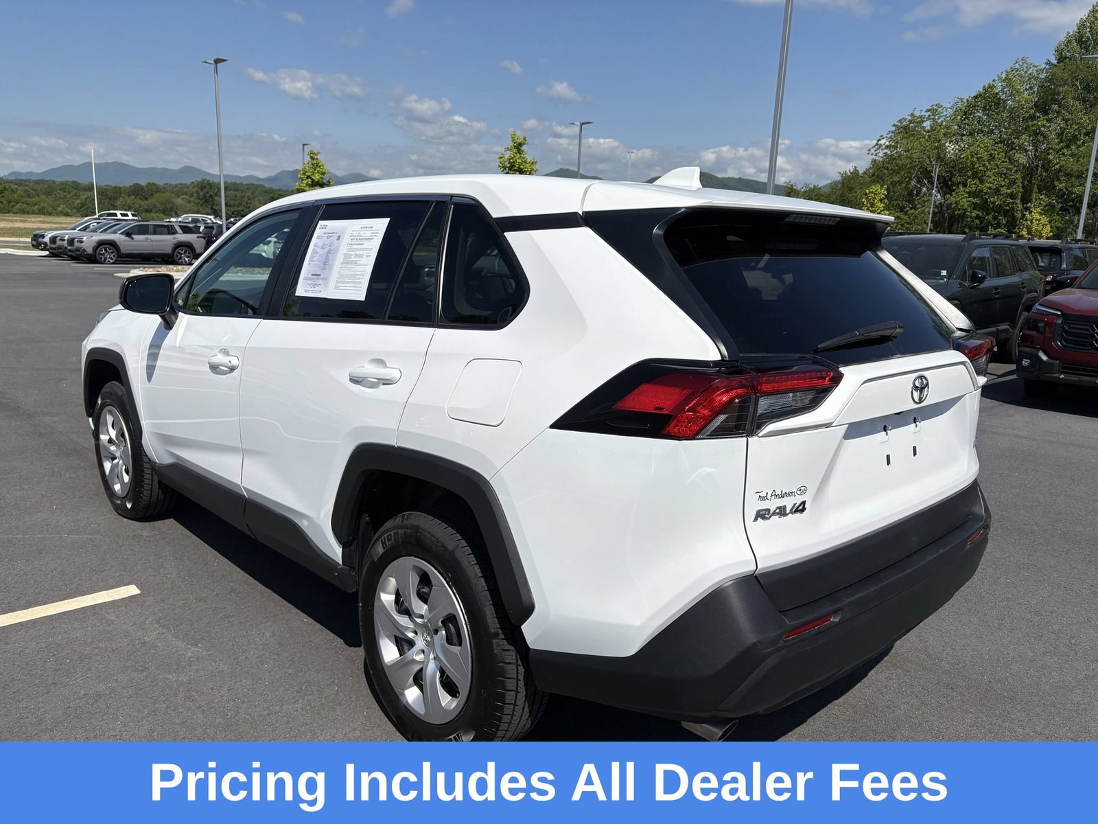 Used 2023 Toyota RAV4 LE FWD image 5