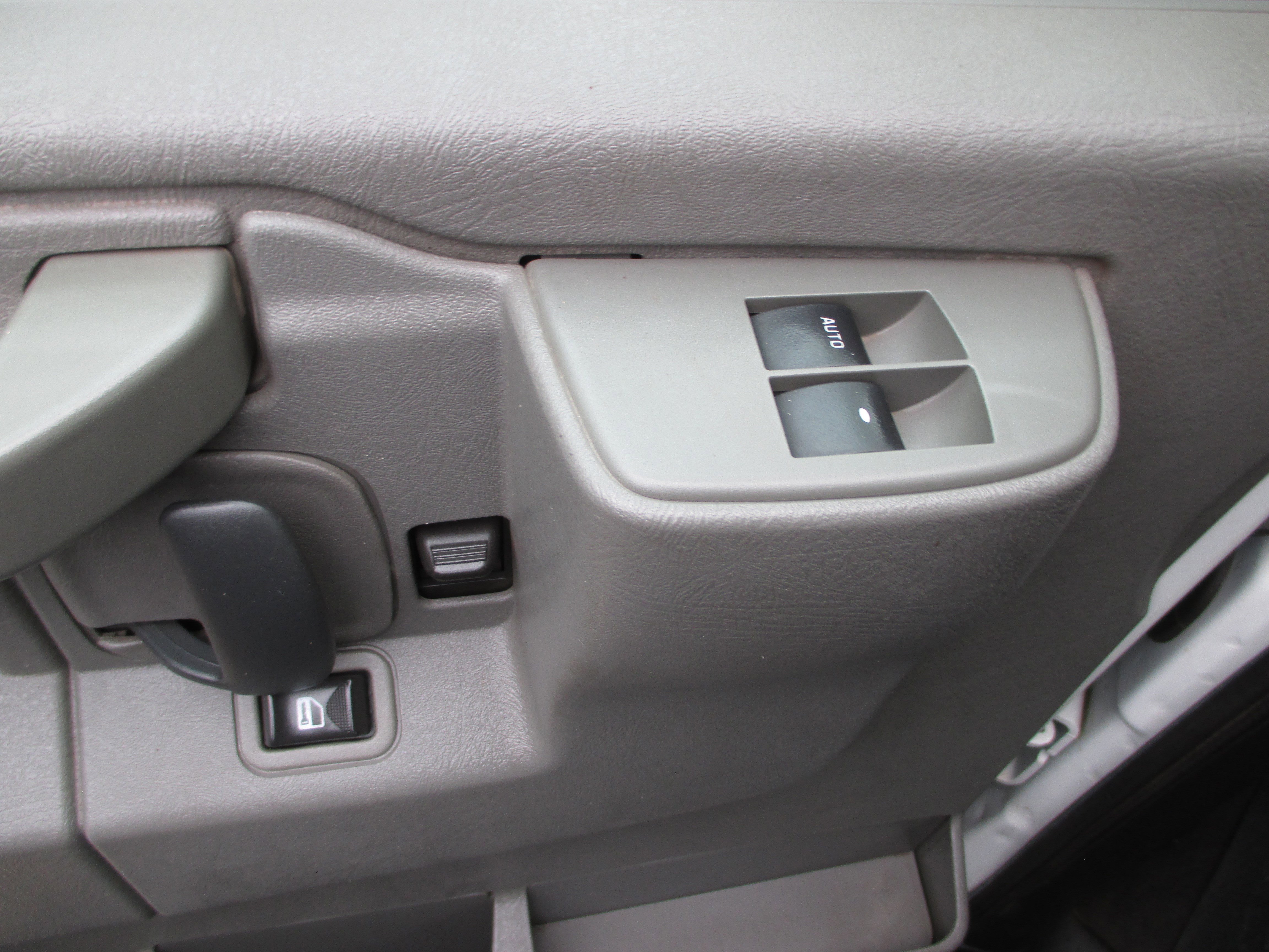 Used 2019 Chevrolet Express 3500 LS image 11