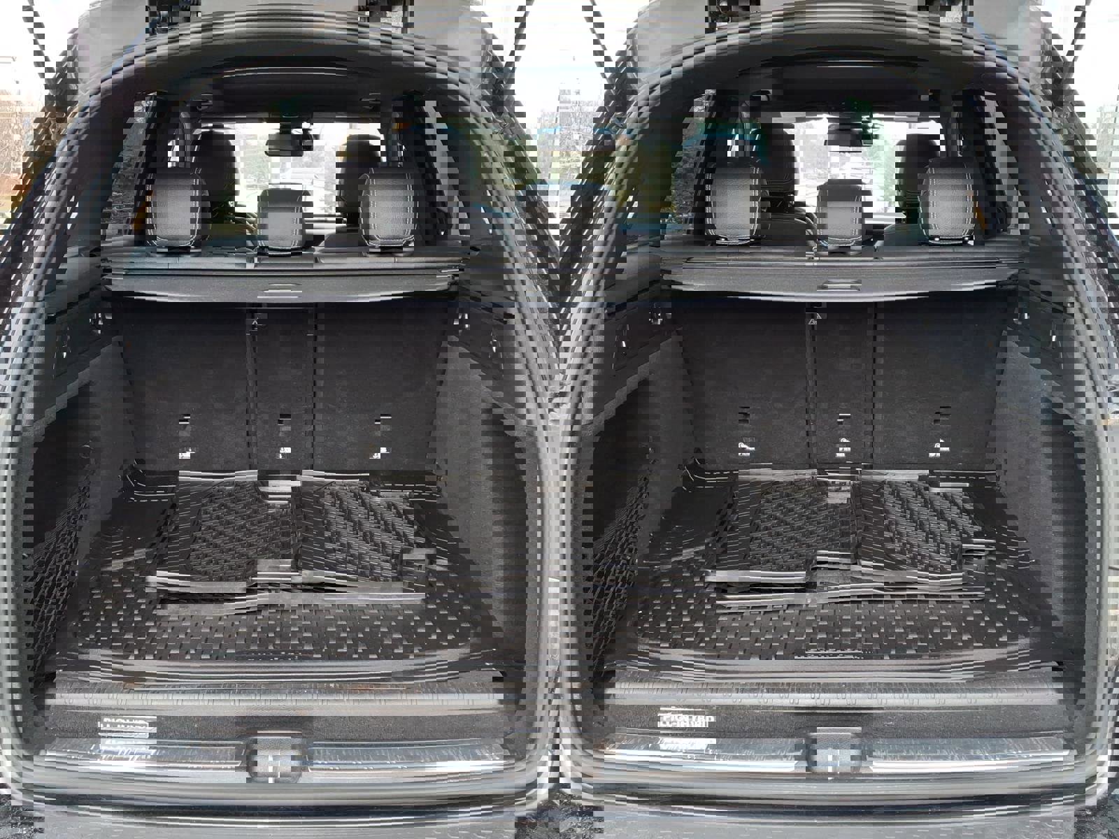 Used 2019 Mercedes-Benz GLC 350e 4MATIC image 25