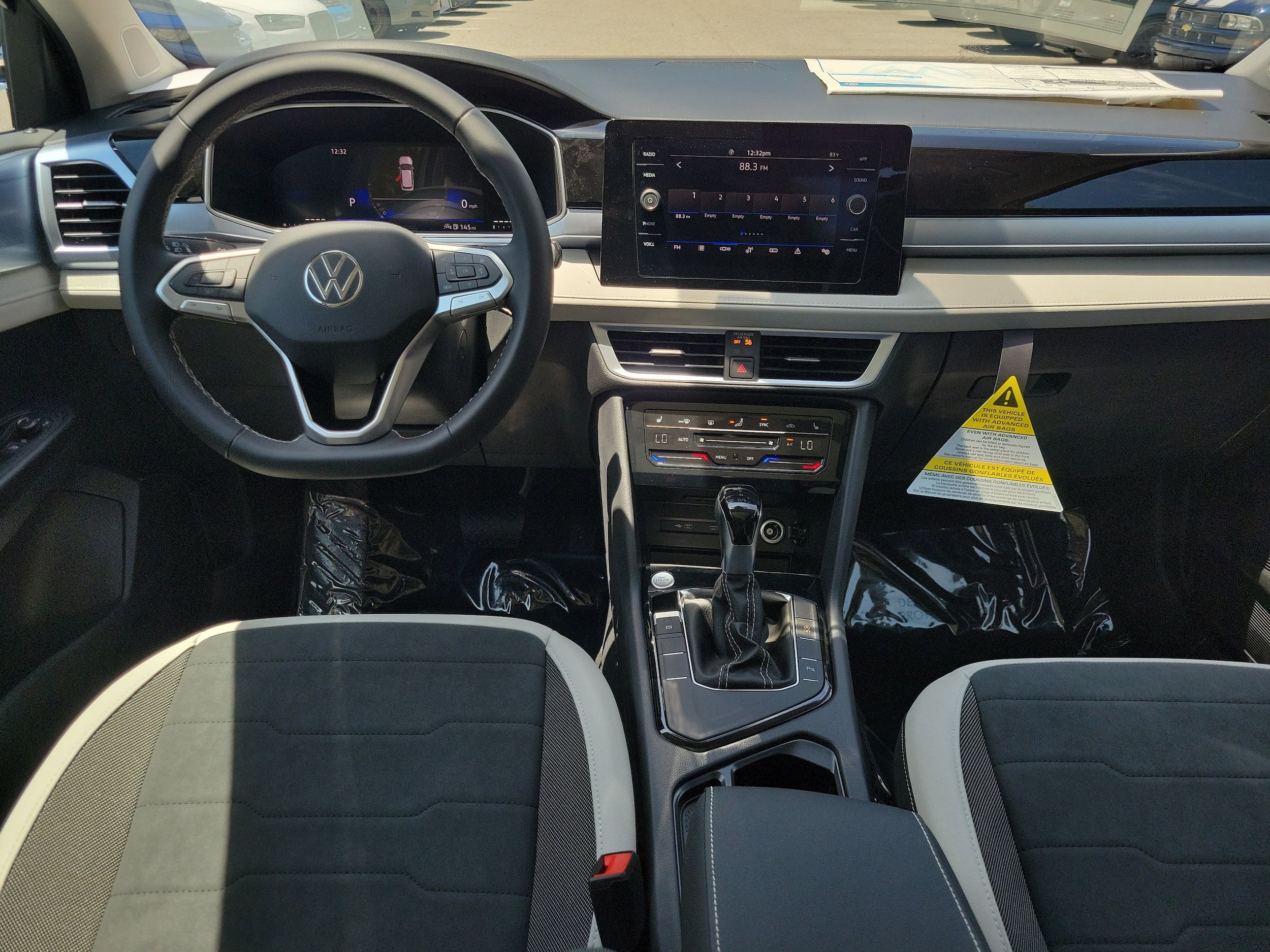 New 2026 Volkswagen Taos SE FWD image 13