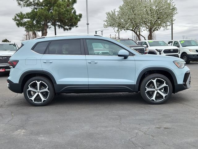 New 2026 Volkswagen Taos SEL image 2
