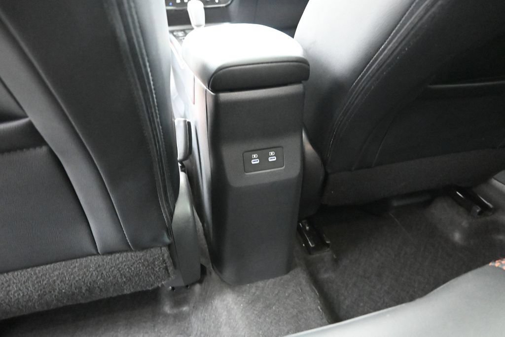 Used 2025 Nissan Kicks SR w/ SR Premium Package FWD image 18