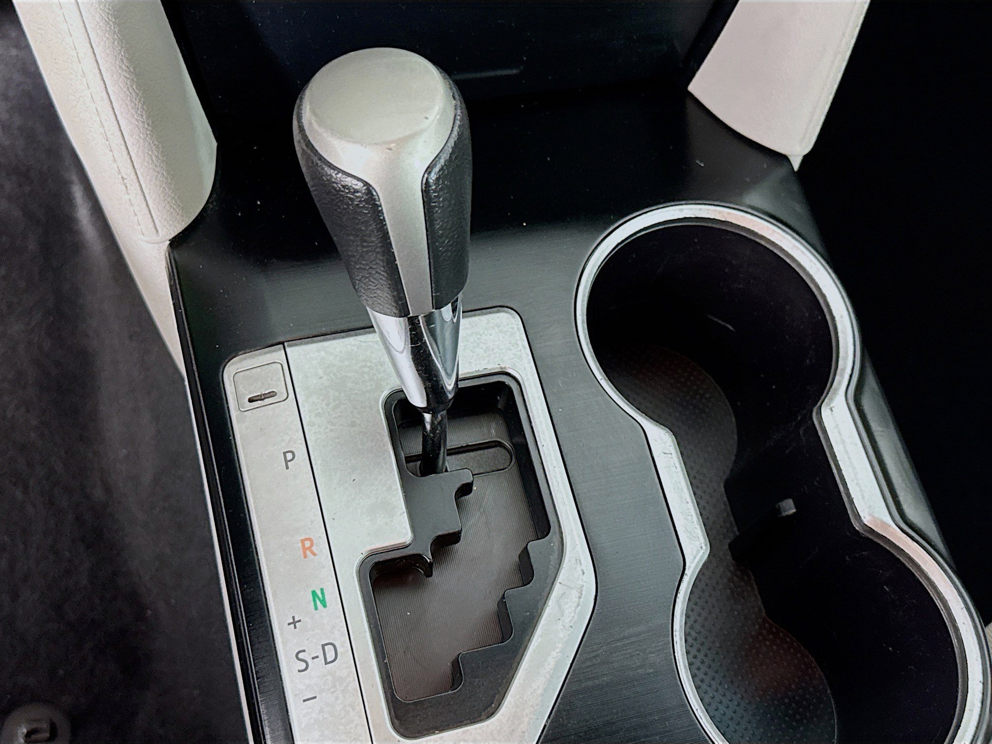 Used 2014 Toyota Camry SE image 19