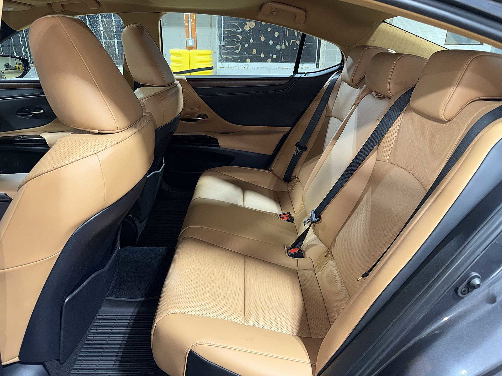 Used 2024 Lexus ES 350 w/ Premium Package image 17