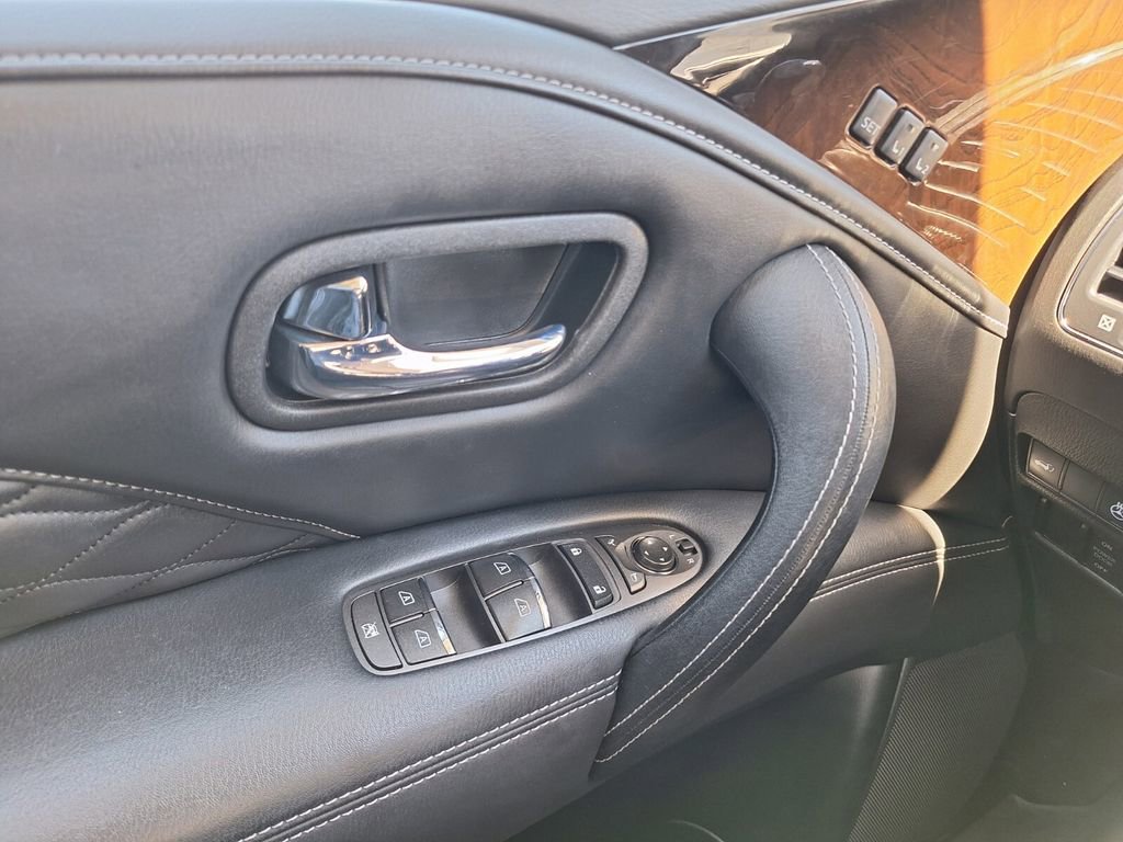 Used 2018 INFINITI QX80 2WD w/ Deluxe Technology Package image 22