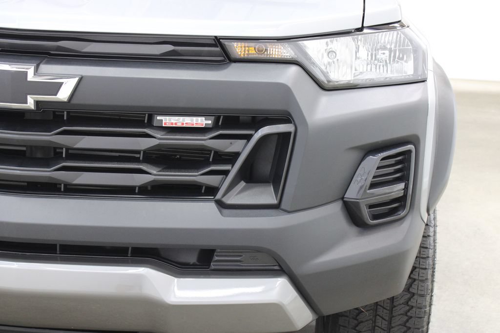 Used 2026 Chevrolet Colorado Trail Boss AWD/4WD image 8