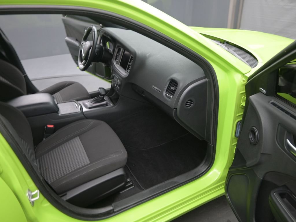 Used 2023 Dodge Charger SXT w/ Blacktop Package image 17