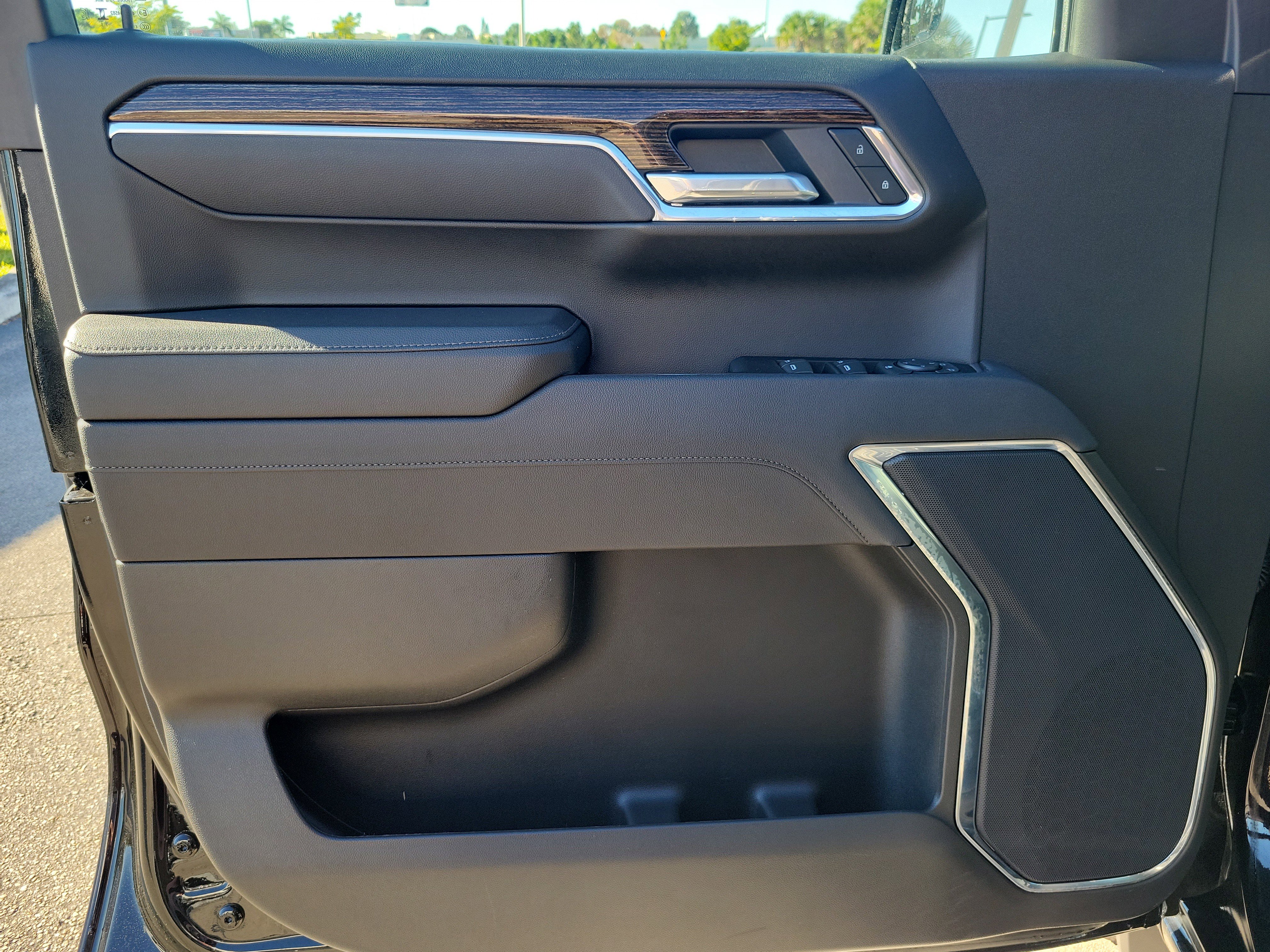 Used 2025 GMC Sierra 1500 Elevation w/ LPO, Elevation Black Package image 23