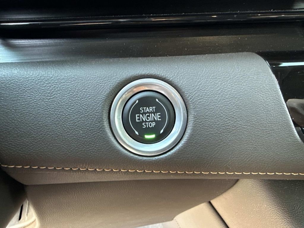 Certified 2022 Cadillac Escalade ESV Premium Luxury w/ Performance Package image 28