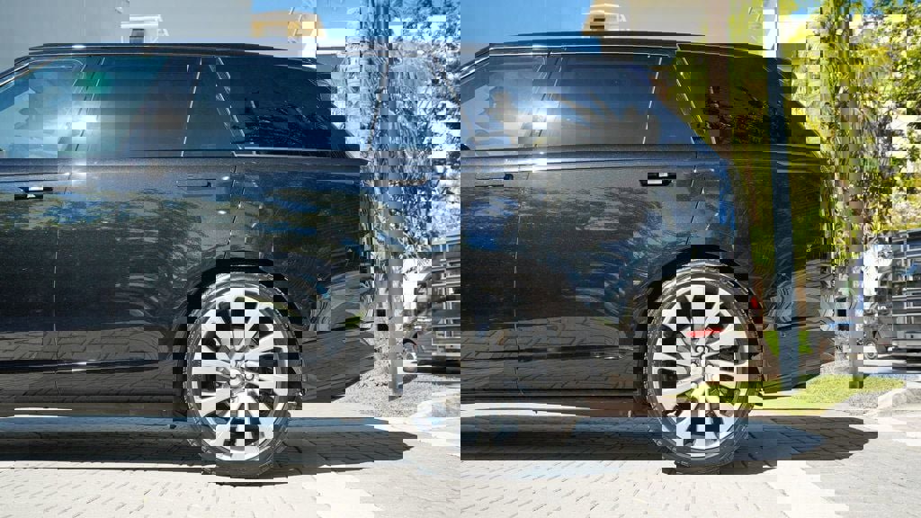 Used 2023 Land Rover Range Rover Long Wheelbase Autobiography image 13