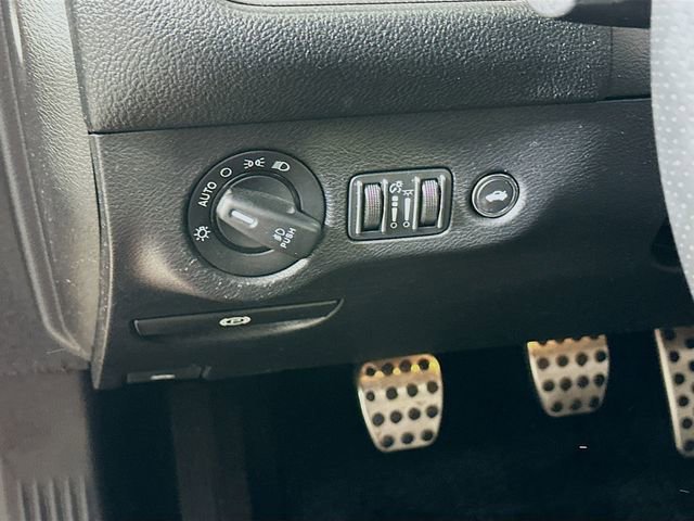 Used 2016 Dodge Challenger R/T Scat Pack image 11