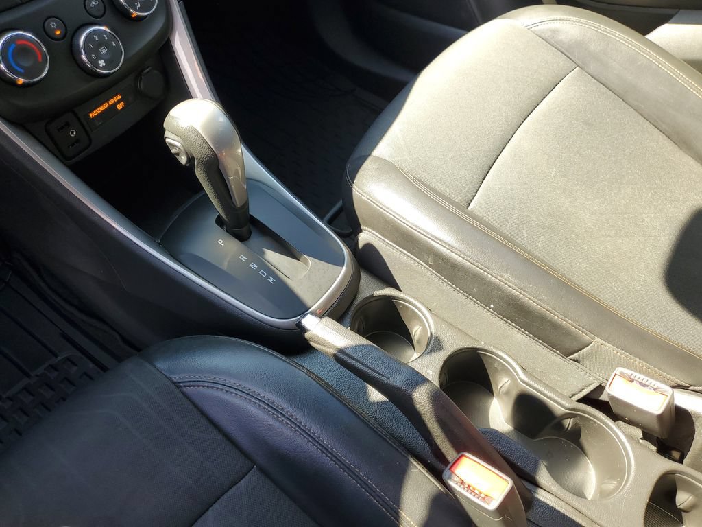Used 2021 Chevrolet Trax LT FWD image 18