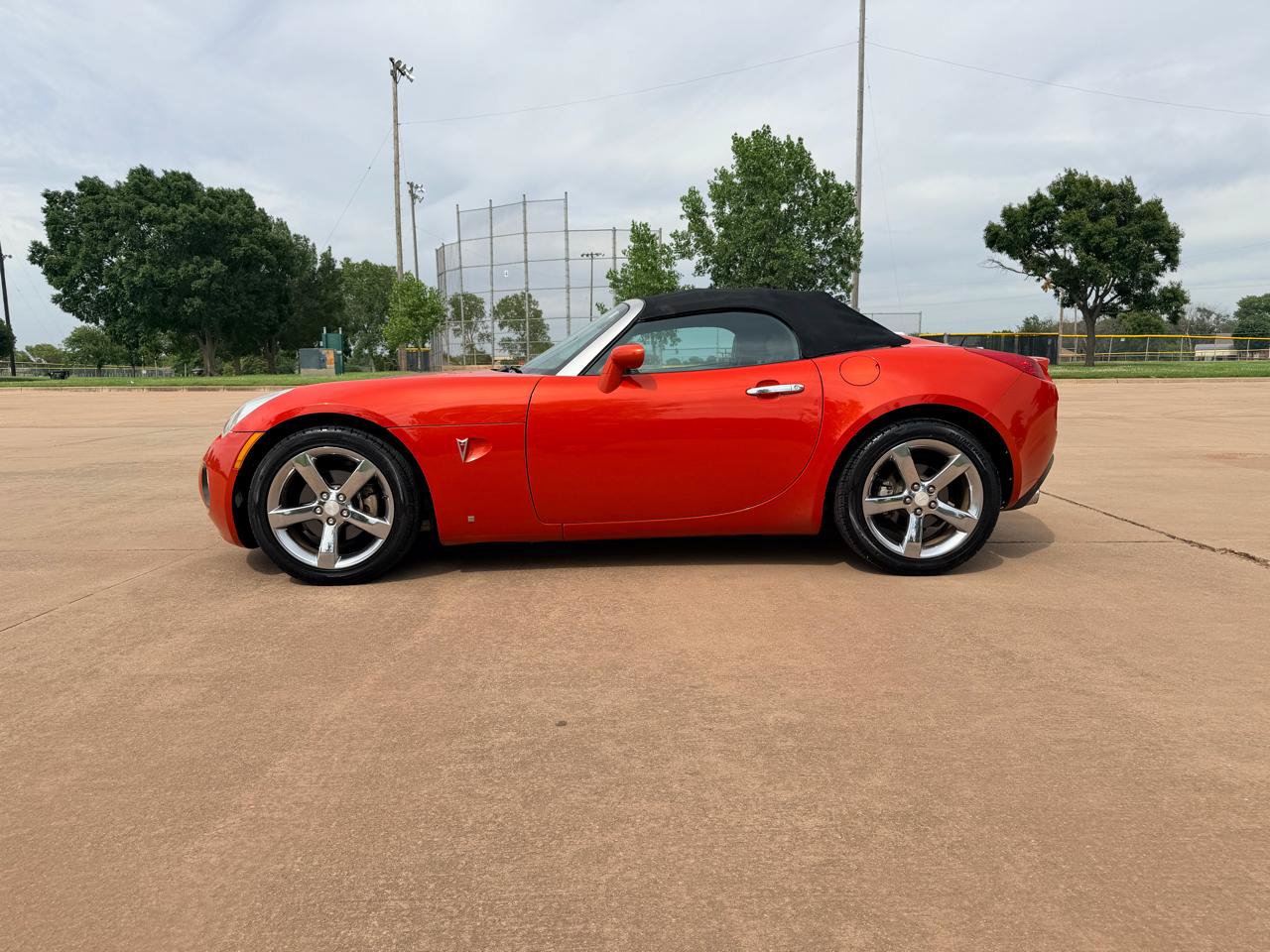 Used 2008 Pontiac Solstice GXP w/ Premium Package RWD image 9