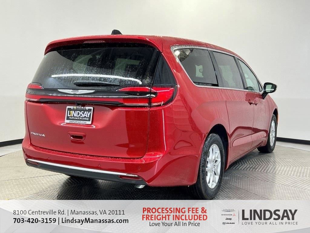 New 2026 Chrysler Pacifica Select image 8