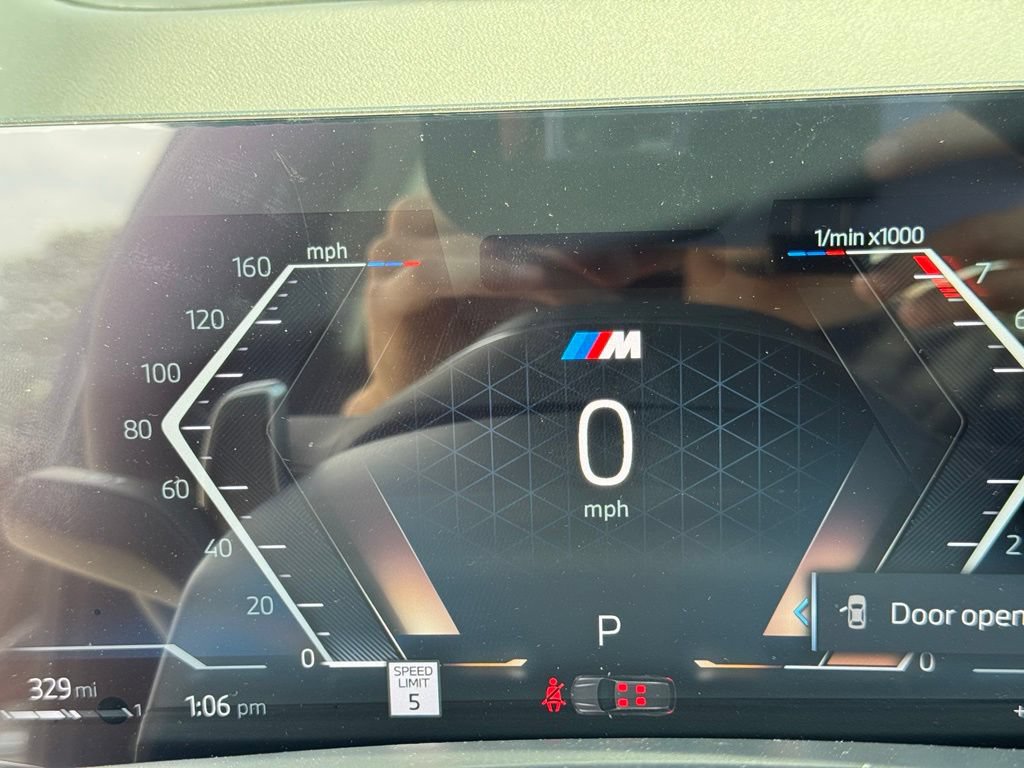 New 2027 BMW X7 xDrive40i w/ M Sport Package AWD/4WD image 16
