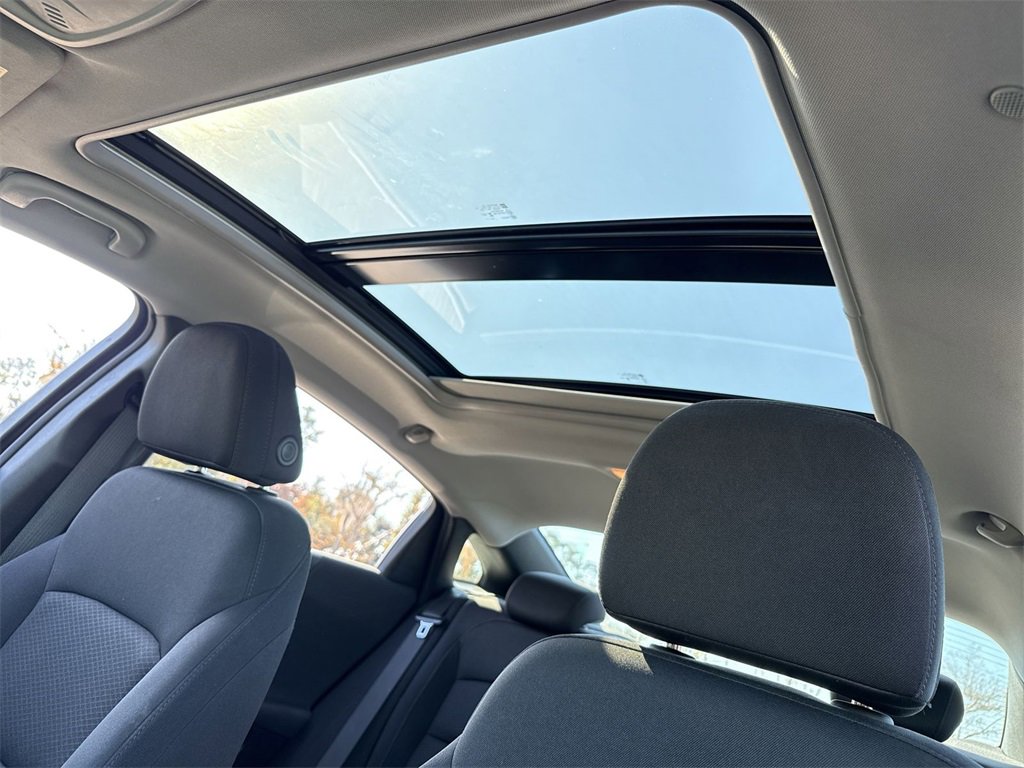 Used 2024 Chevrolet Malibu LT image 15