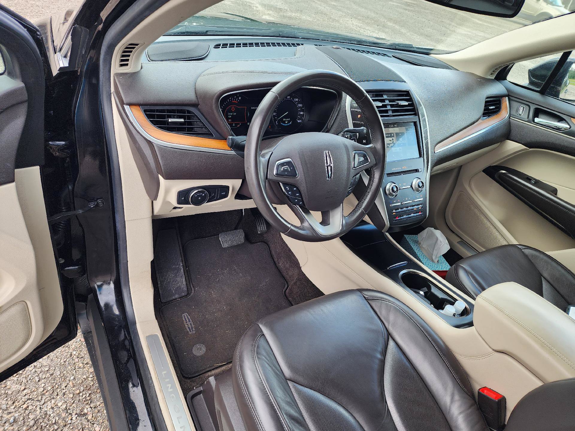 Used 2019 Lincoln MKC Select w/ Select Plus Package FWD image 6