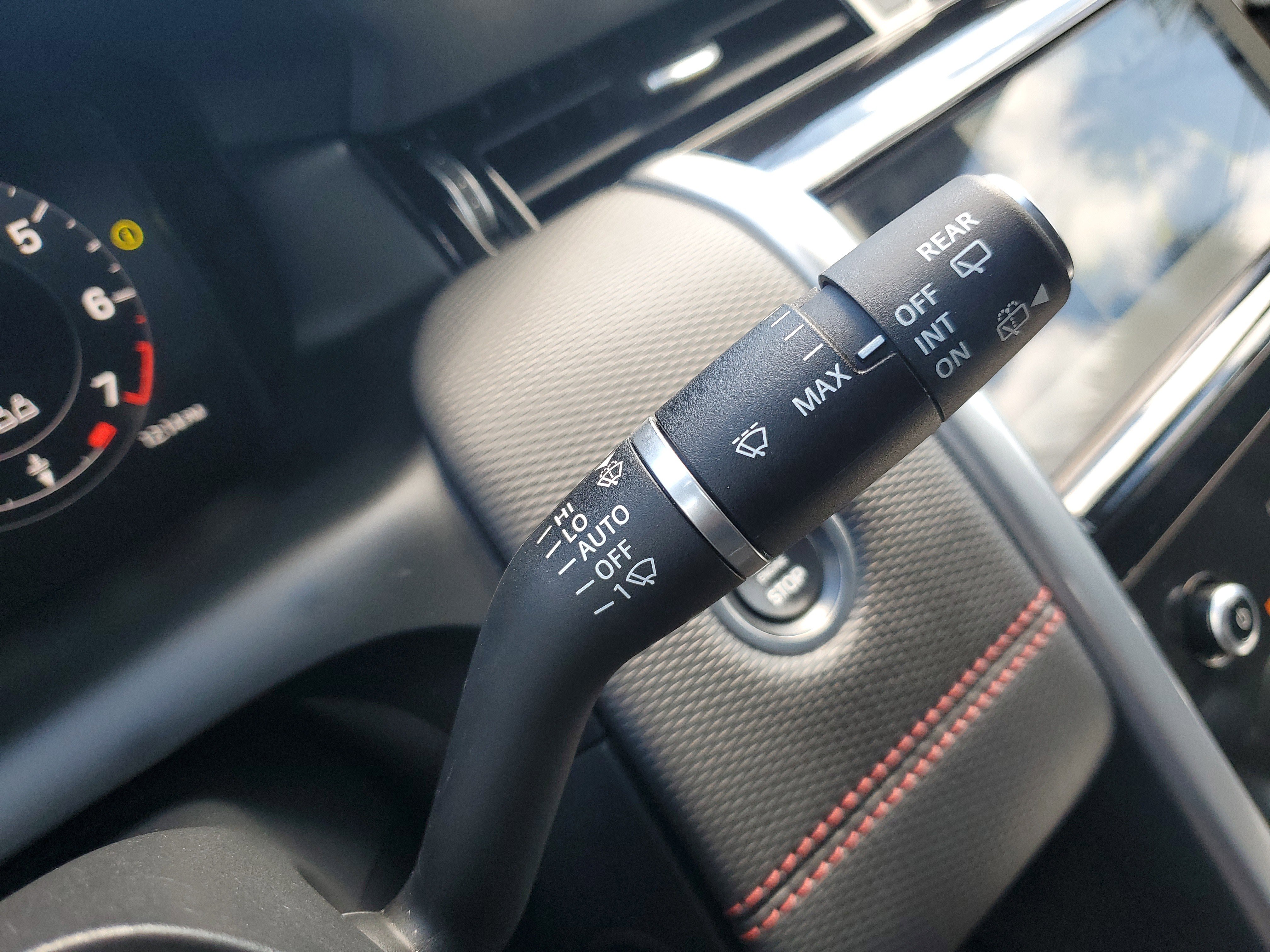 Used 2023 Land Rover Discovery Sport SE R-Dynamic image 21