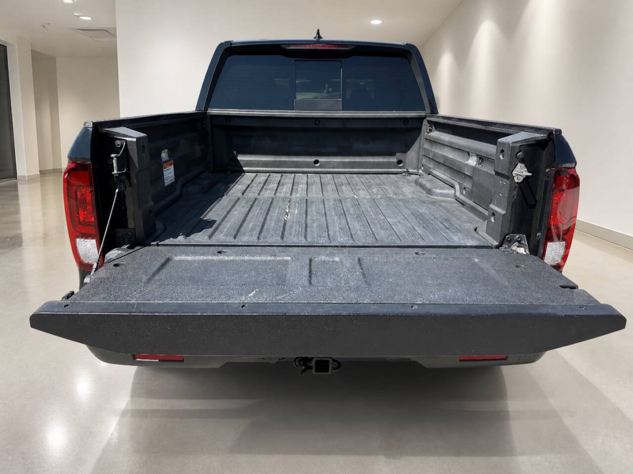 Used 2017 Honda Ridgeline Black Edition image 10