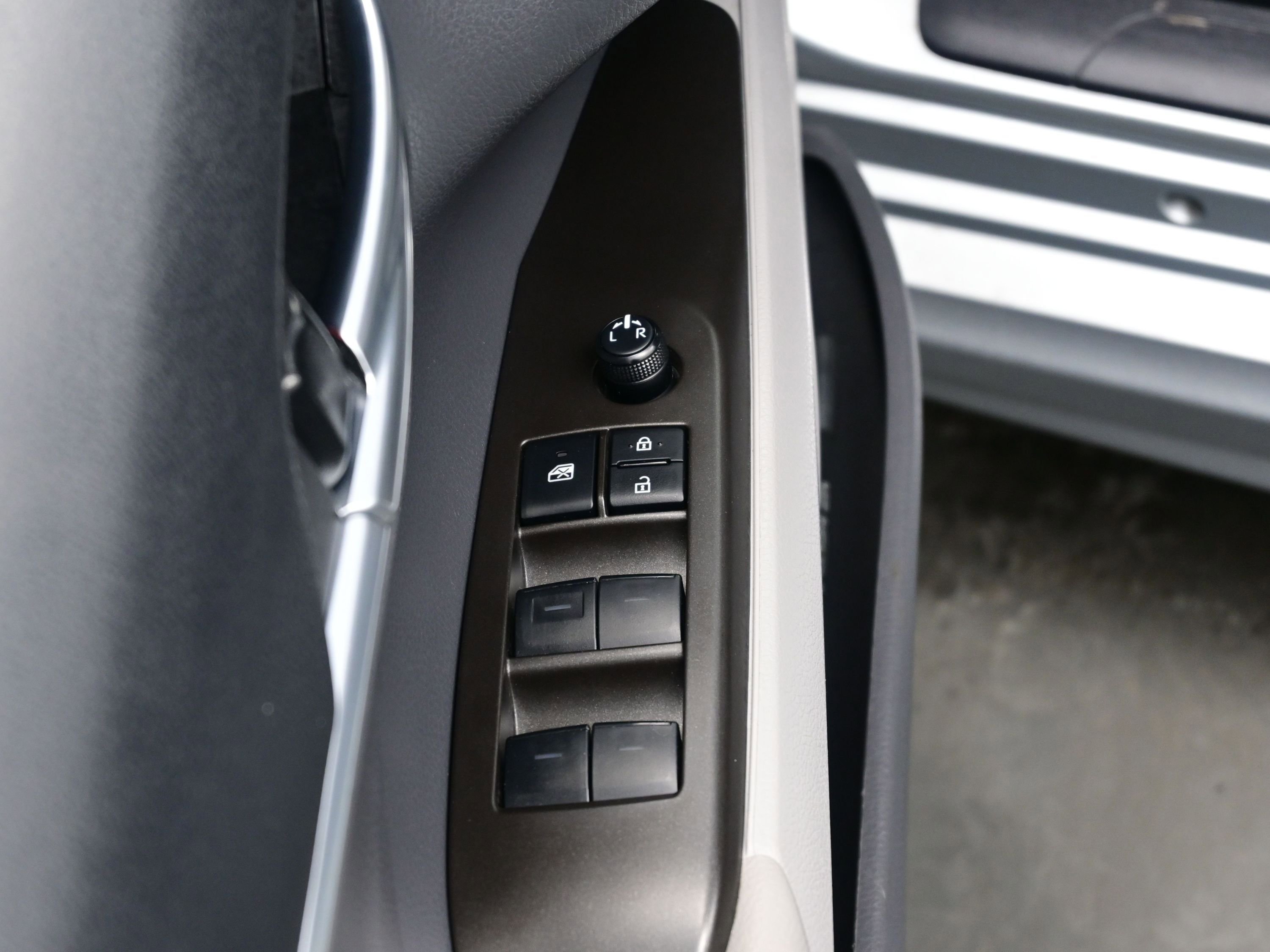 Used 2023 Toyota Camry SE image 10