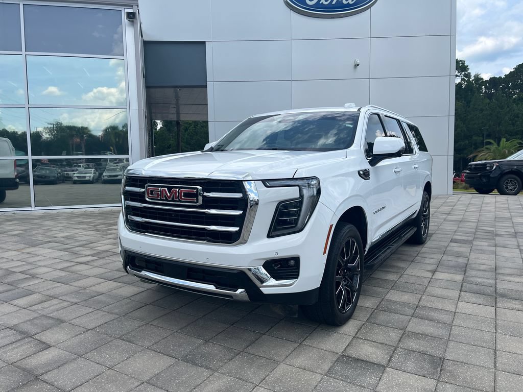 Used 2025 GMC Yukon XL Elevation RWD image 2