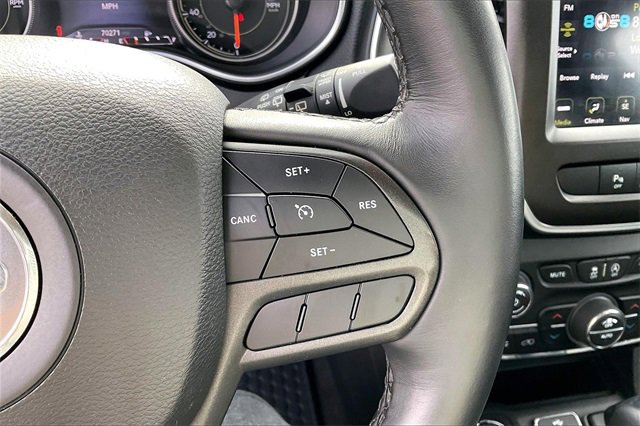 Used 2019 Jeep Cherokee Trailhawk image 17