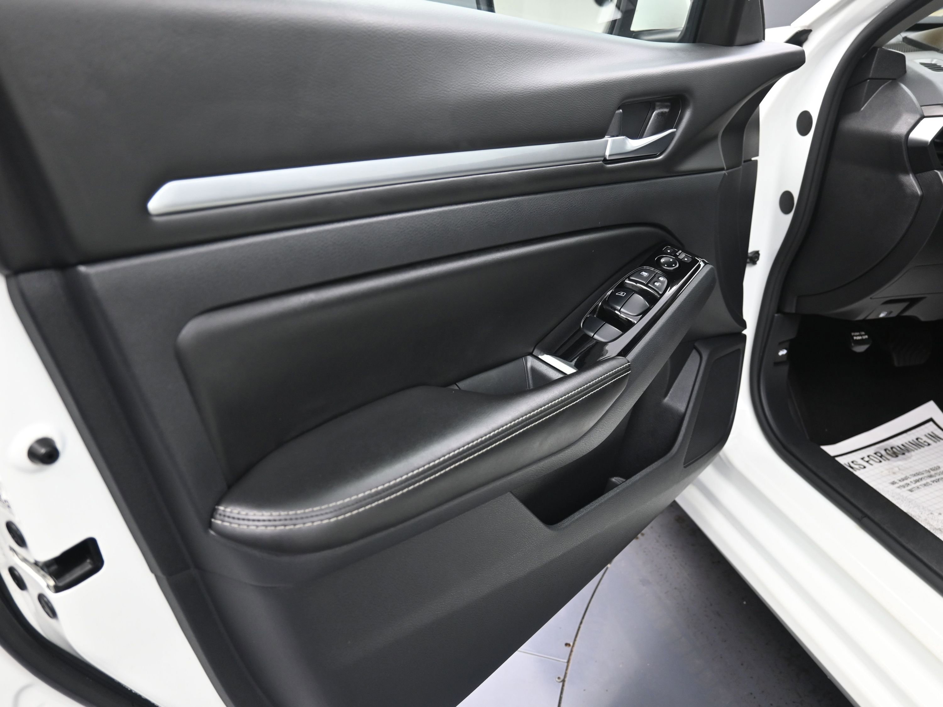 Used 2023 Nissan Altima 2.5 SV image 16