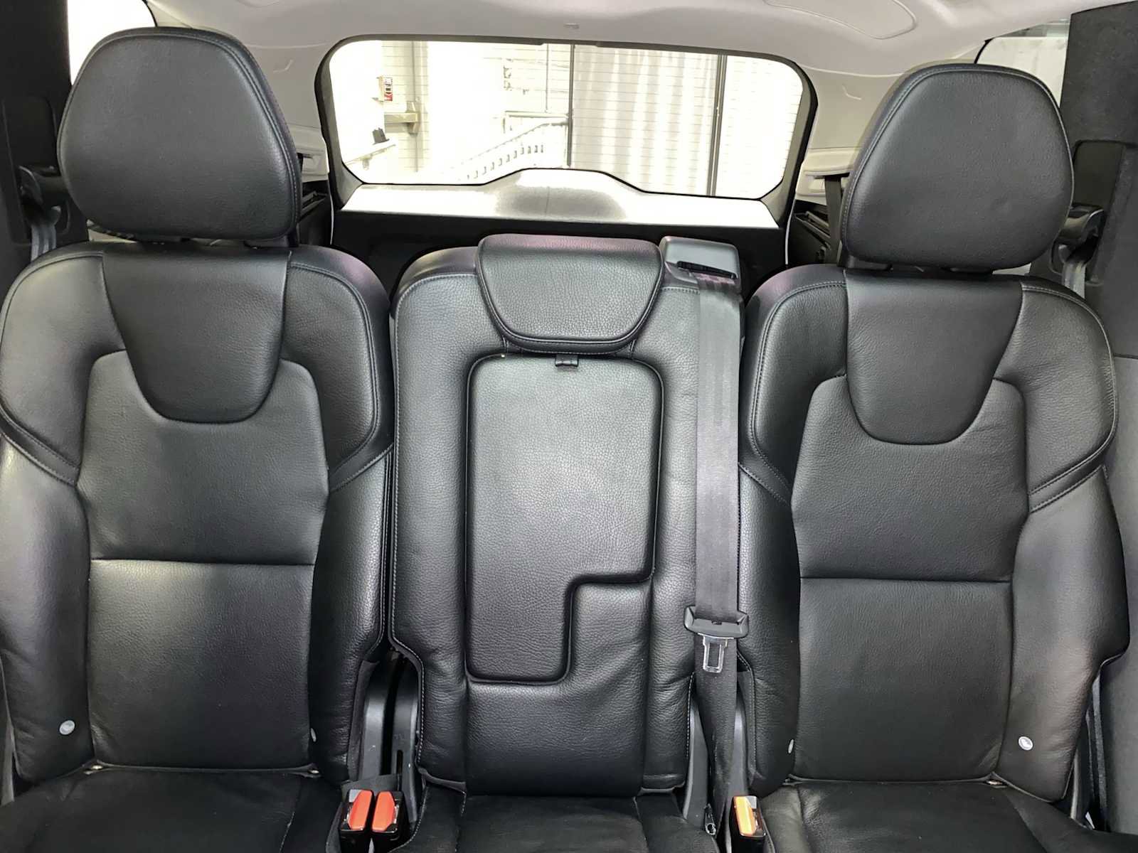 Used 2017 Volvo XC90 T6 Momentum w/ Vision Package image 22