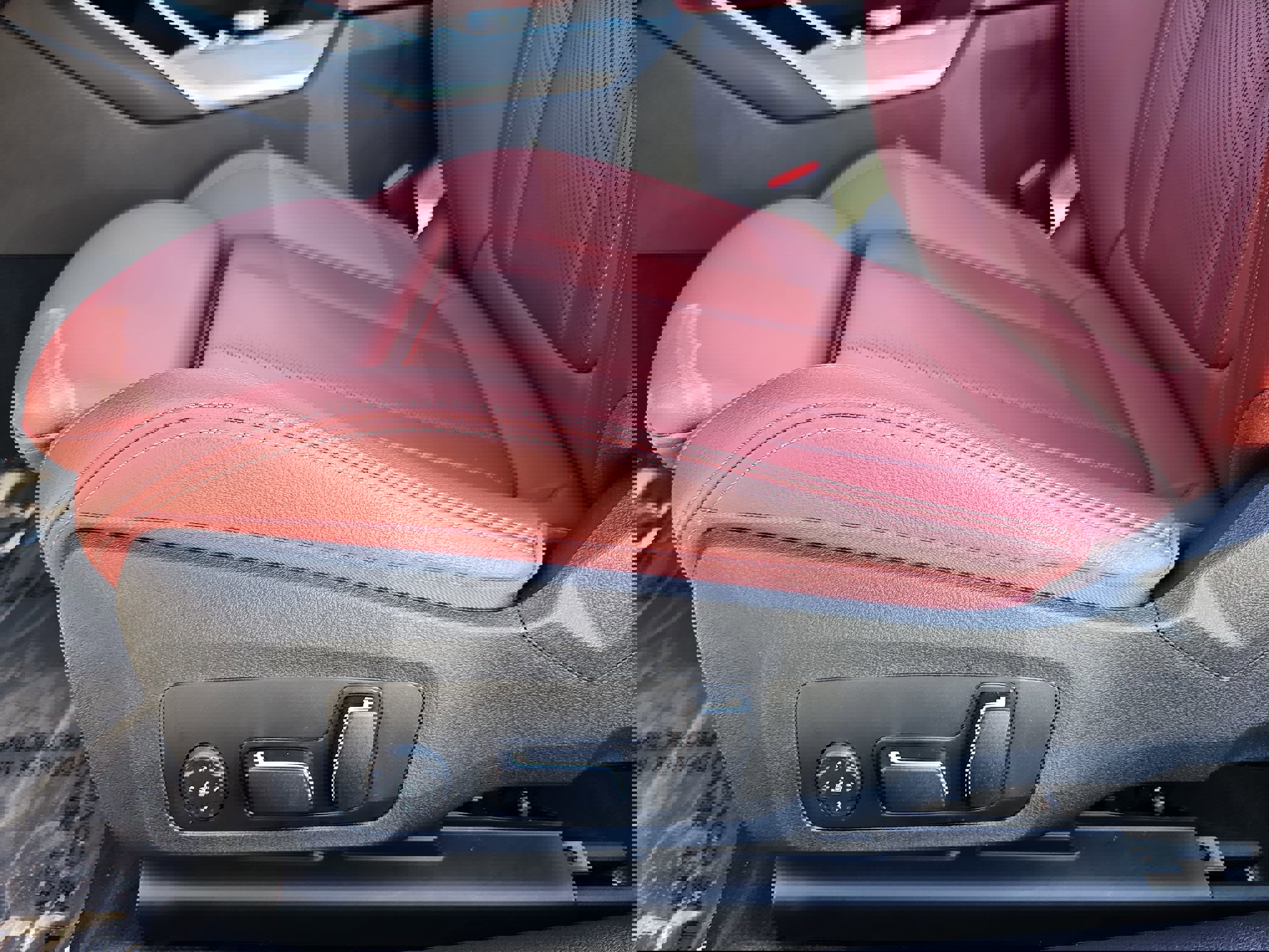 Used 2025 BMW 430i Coupe w/ Convenience Package image 28