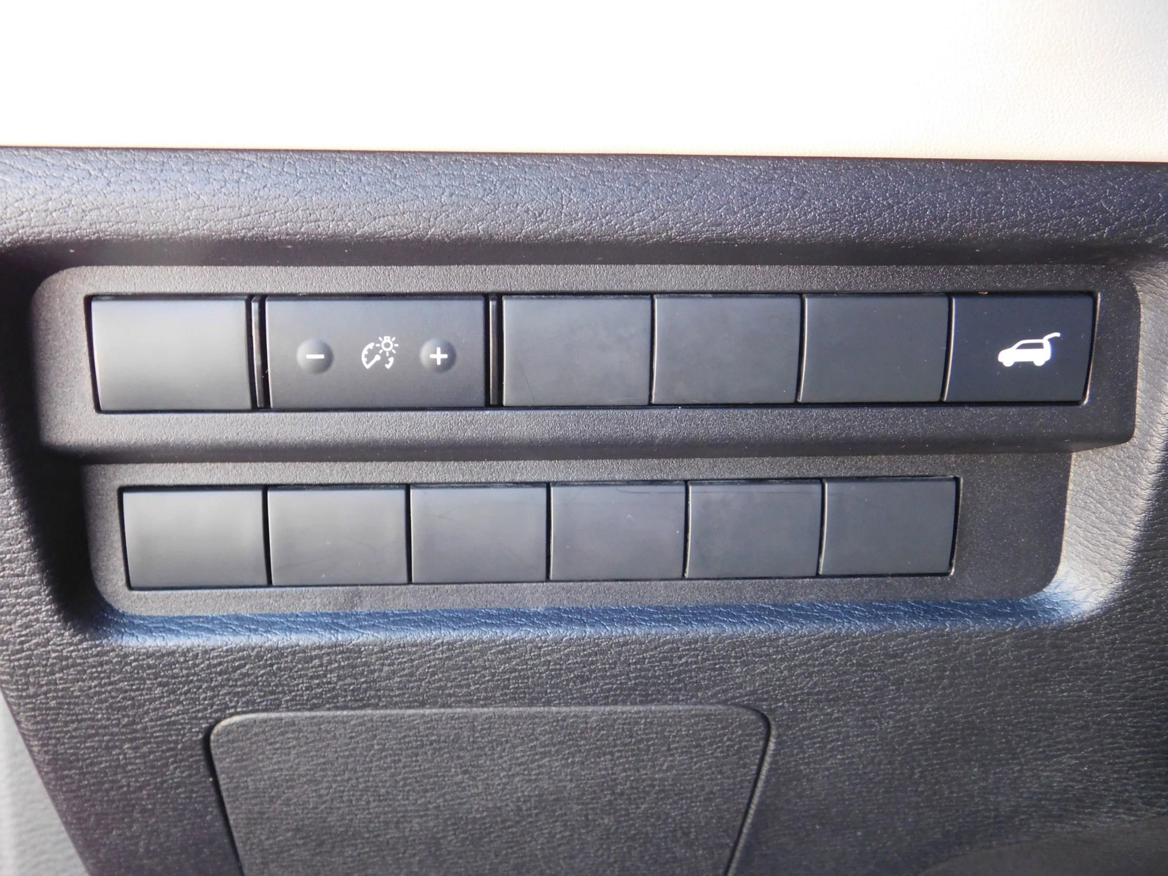 Used 2025 Mitsubishi Outlander SE image 27