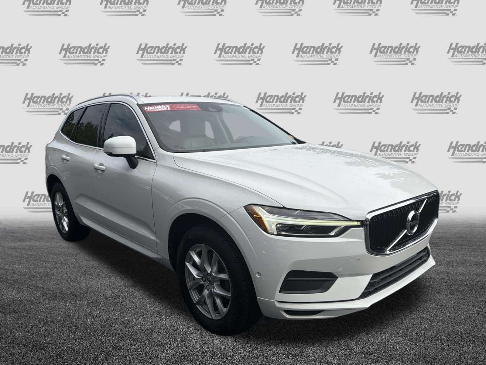 Used 2019 Volvo XC60 T5 Momentum w/ Premium Package FWD image 2