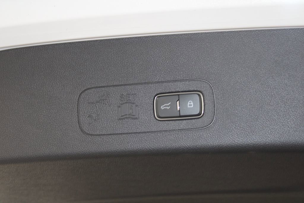 New 2026 Lincoln Aviator 2WD w/ Jet Appearance Package image 16