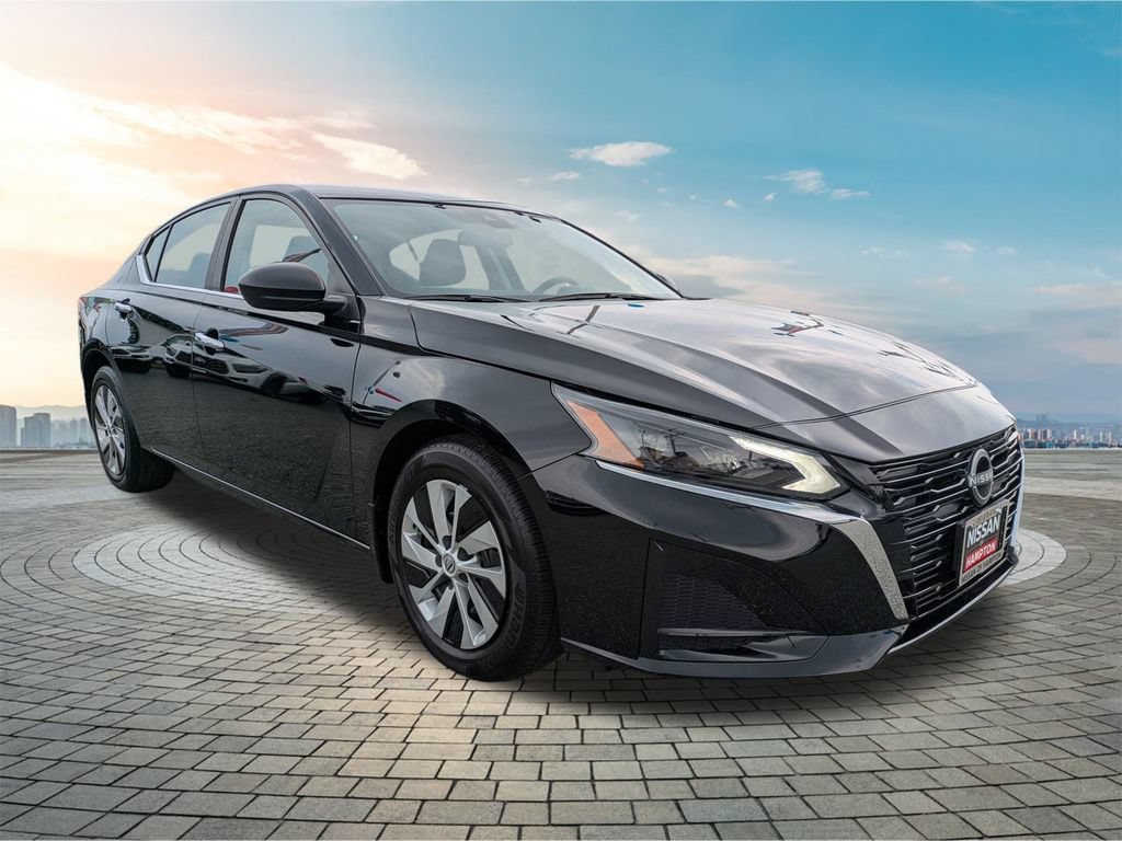 Certified 2025 Nissan Altima 2.5 S FWD image 2