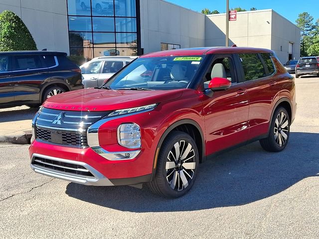 New 2025 Mitsubishi Outlander SE image 2