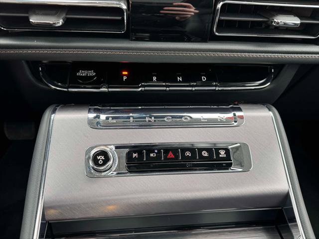 Used 2025 Lincoln Aviator AWD w/ Equipment Group 101A image 29